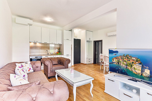 Lux Apartment mit zwei Schlafzimmern und Meerblick